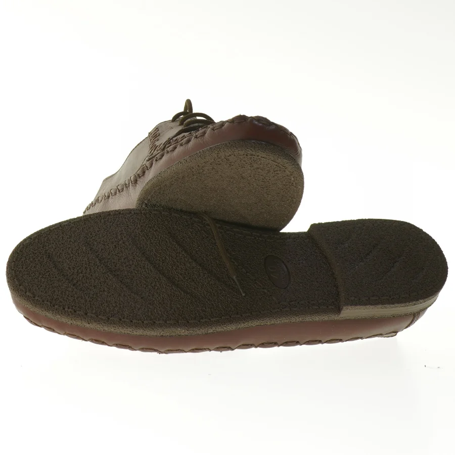 Brune snøresko i læder fra Isabella (str. 40 )