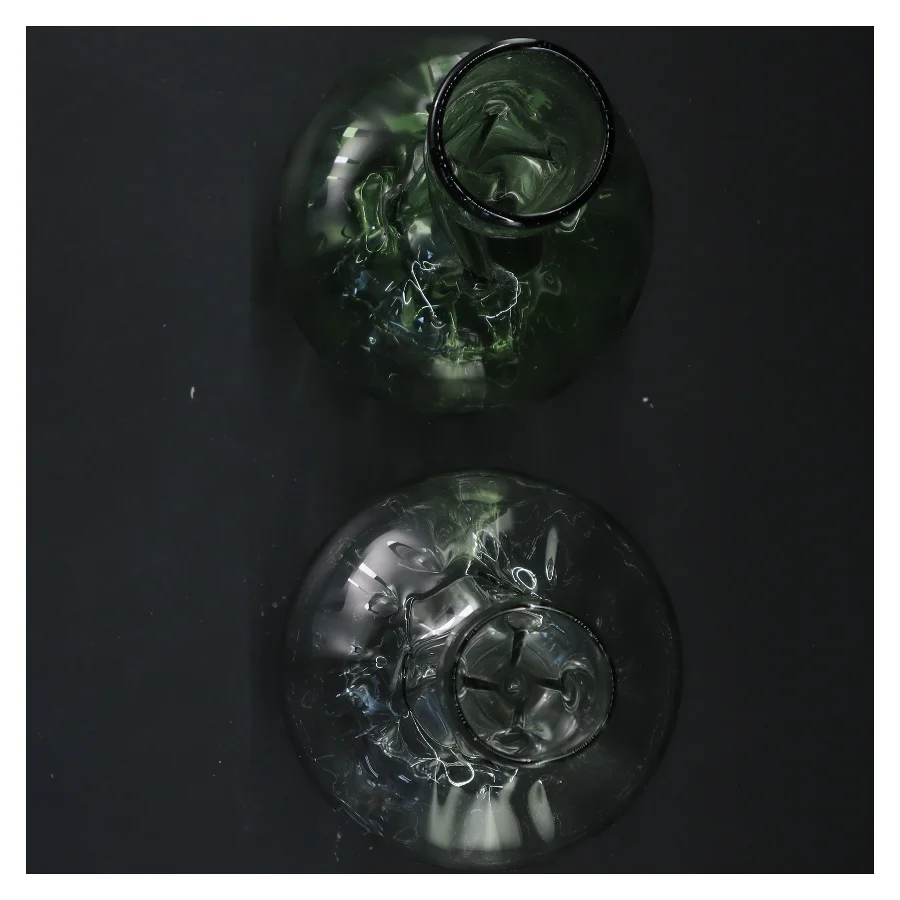 Glasvaser med unikt design fra Museums Glas (str. Ø 22 cm og Ø 24 cm)