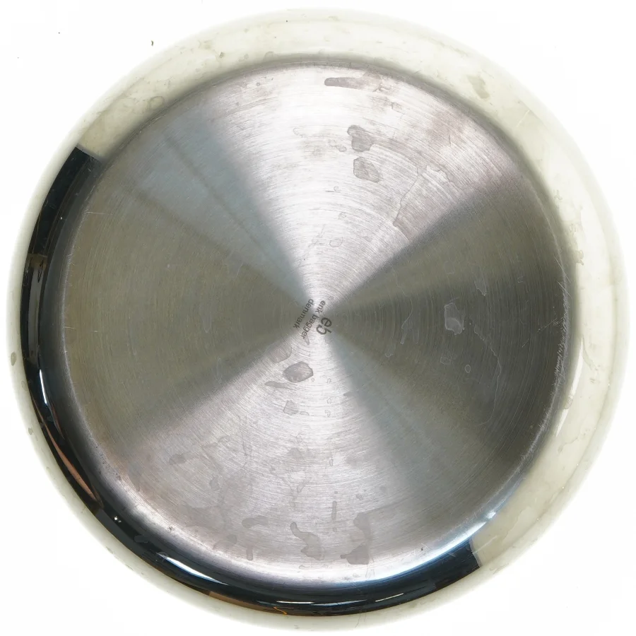 Rund metal skål (str. Ø 20,5 cm) fra Erik Bagger