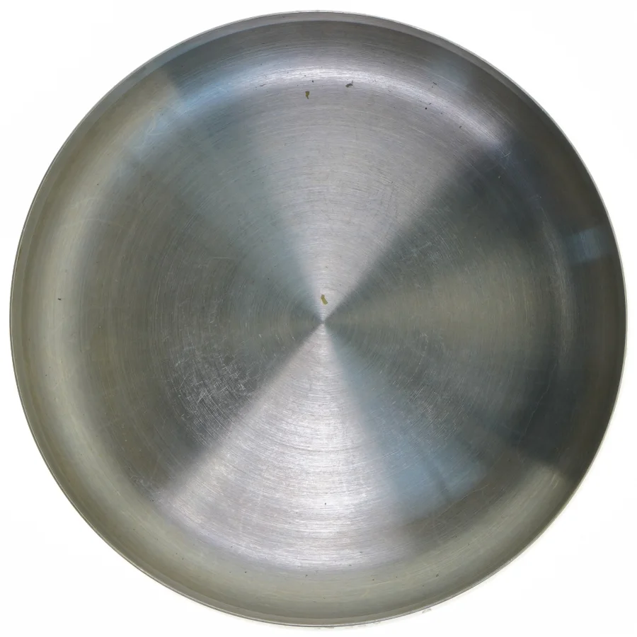 Rund metal skål (str. Ø 20,5 cm) fra Erik Bagger