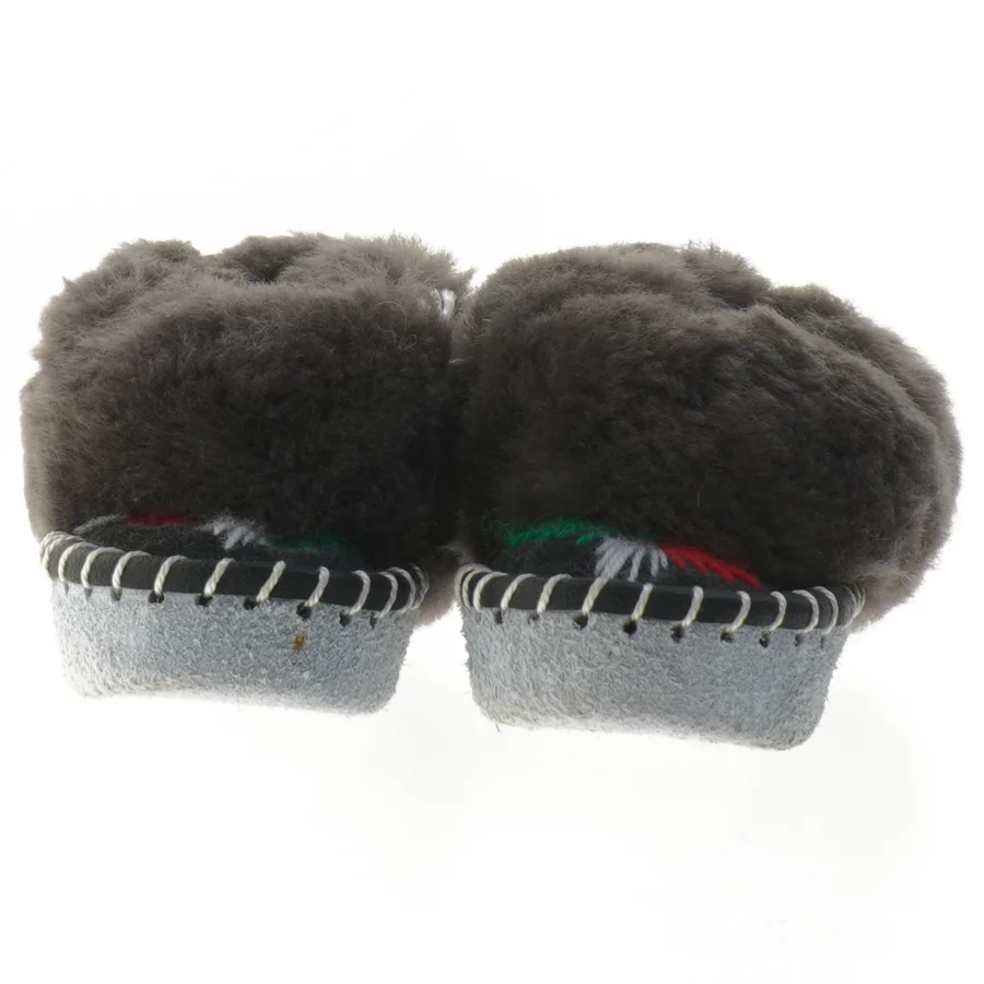 Børnesutsko med pels (str. 24 )