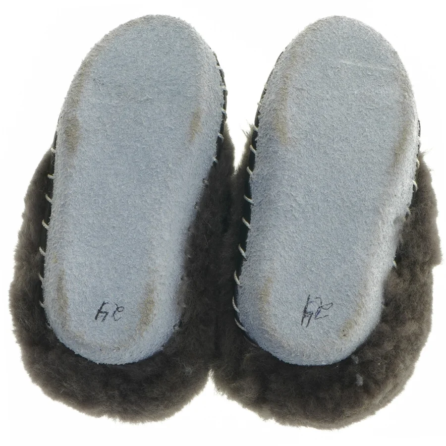 Børnesutsko med pels (str. 24 )