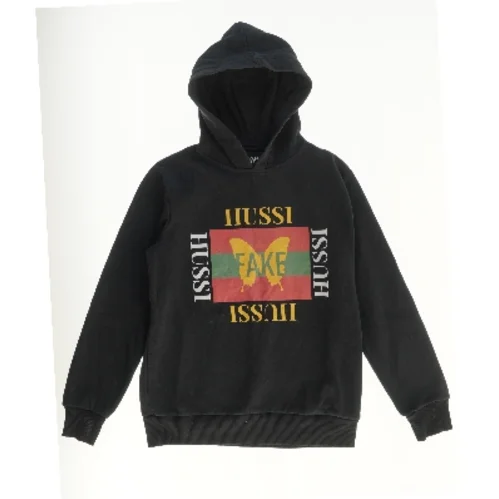 Hættetrøje med print fra Alexander Husum (str. 164)