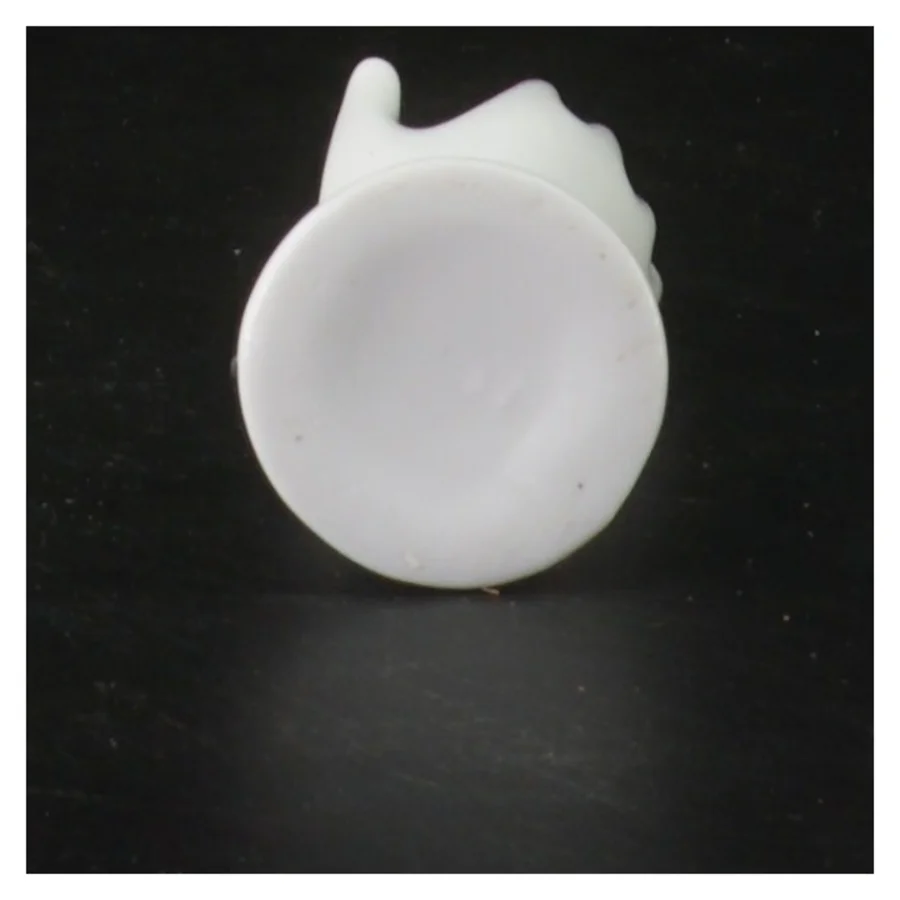 Hvid håndformet ringholder (str. 8 cm)