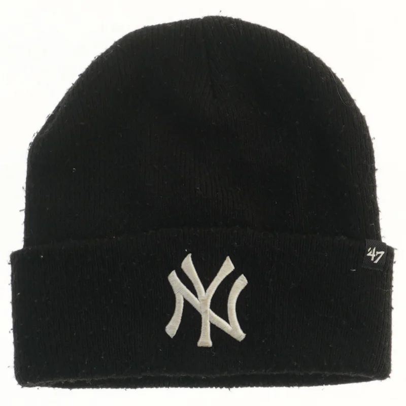 Strikhue med logo fra 47 (str.  bredde: 21 cm)