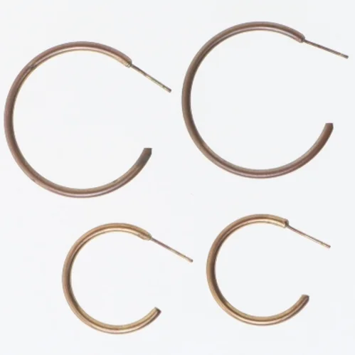 Regulære øreringe sæt i metal (str. Ø 3,5 og 2,5 cm)