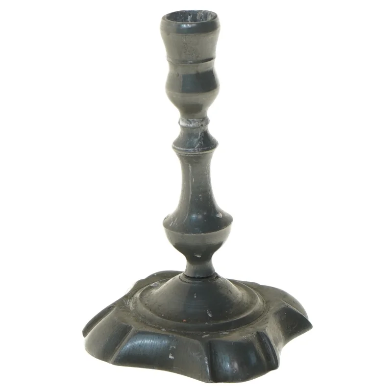 Grå metal lysestage (str. 15 cm)