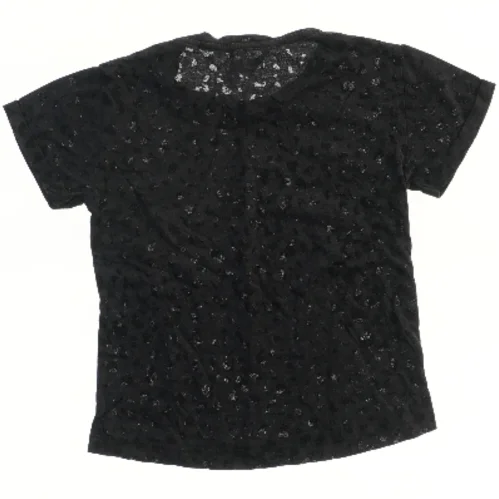 Sort T-shirt med tekst fra Little pieces (str. 122)