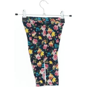 Blomstrede leggings fra DeFacto (str. 74)