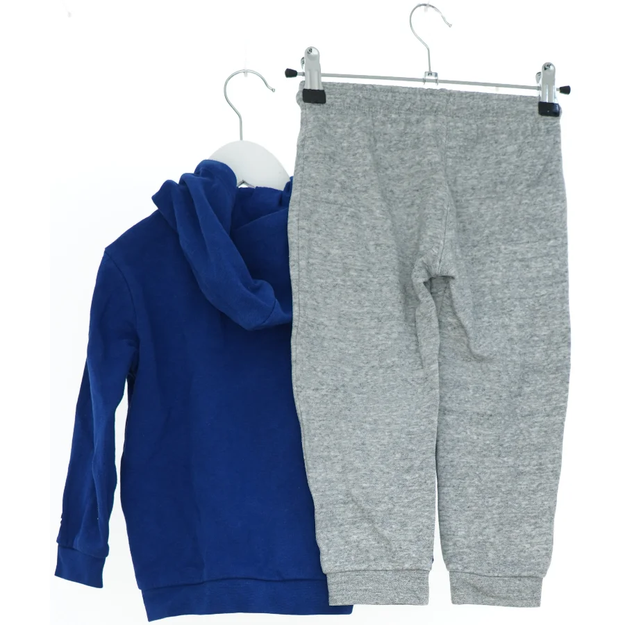 Champion joggingsæt til børn fra Champion (str. 98)