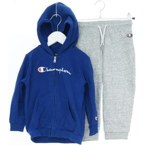 Champion joggingsæt til børn fra Champion (str. 98)