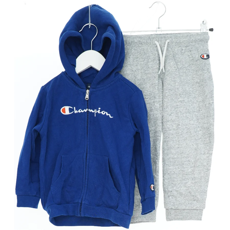 Champion joggingsæt til børn fra Champion (str. 98)
