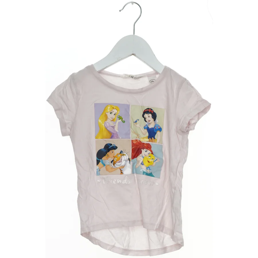 T-shirt med Disney motiv fra H&M (str. 110)