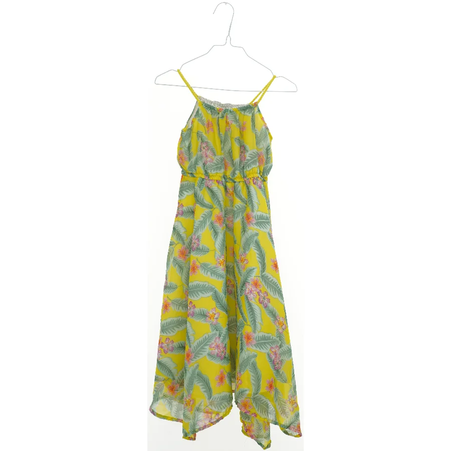 Sommerkjole med tropisk blomstermønster fra H&M (str. 116)