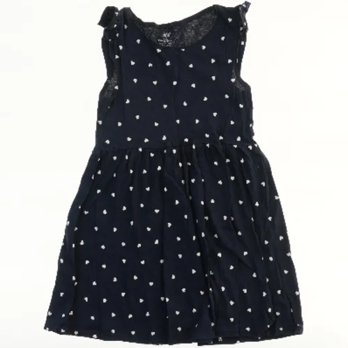 Kjole med hjerter fra H&M (str. 122)