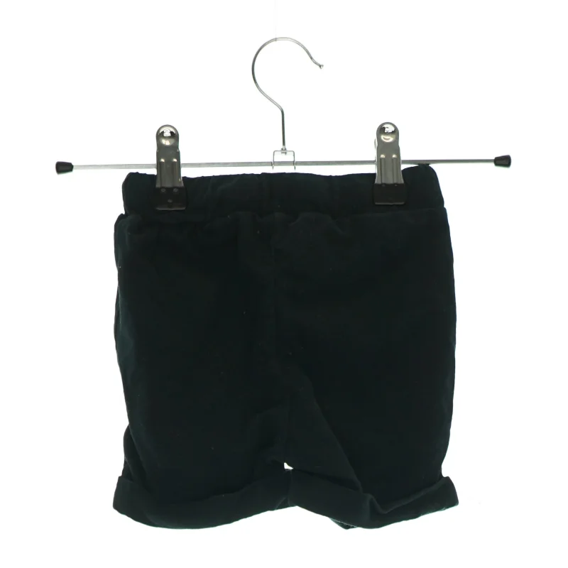 2 par shorts fra Petit (Str. 74)