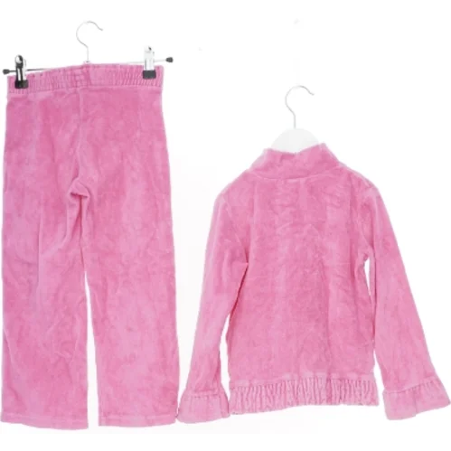 Lyserødt joggingsæt til børn fra H&M (str. 110)