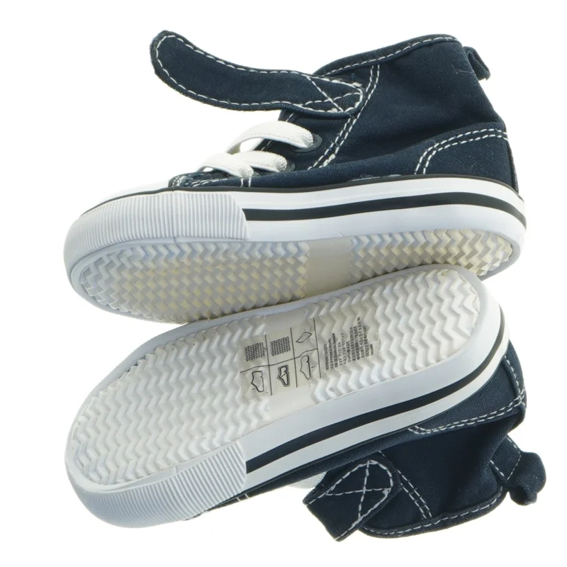 Blå sneakers til børn fra H&M (str. 19 )