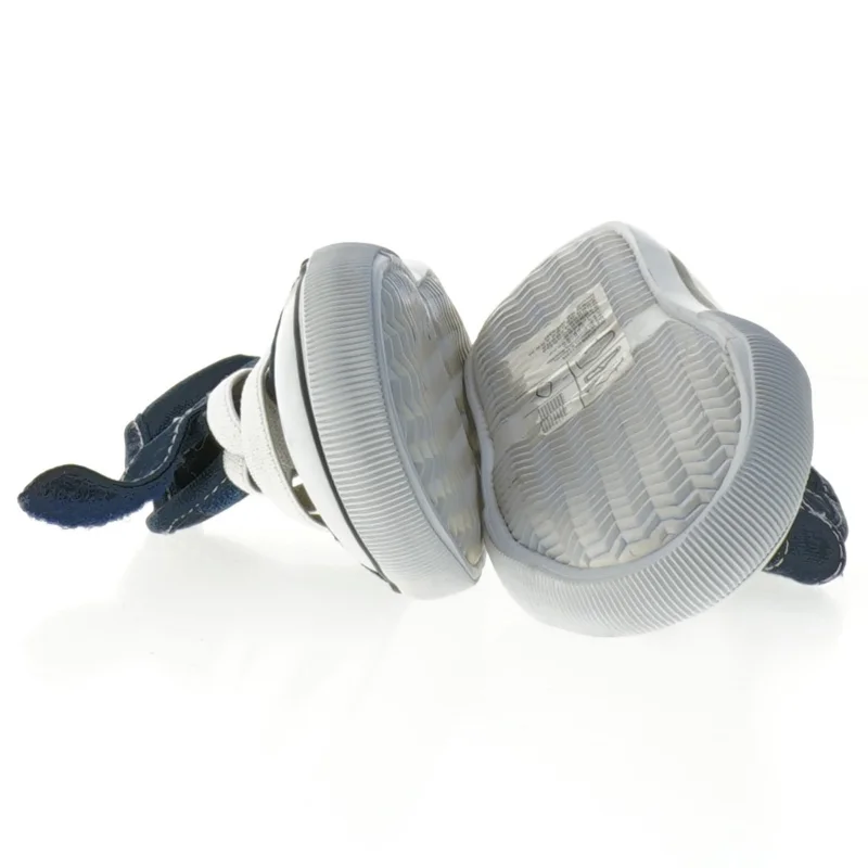 Blå sneakers til børn fra H&M (str. 19 )