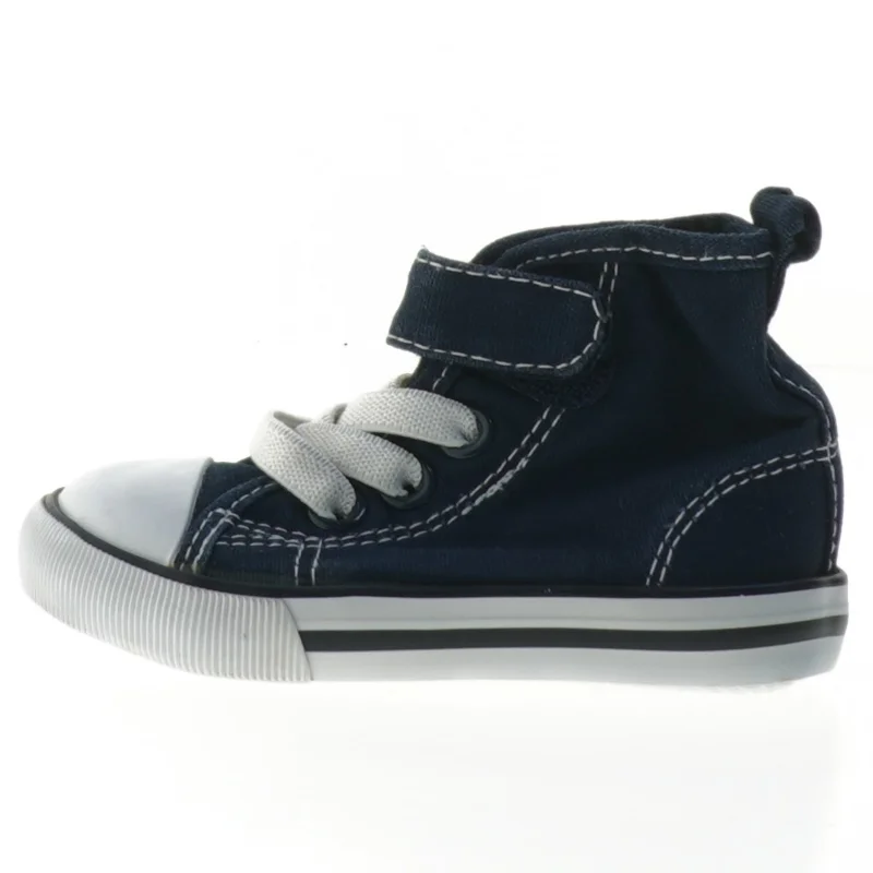 Blå sneakers til børn fra H&M (str. 19 )