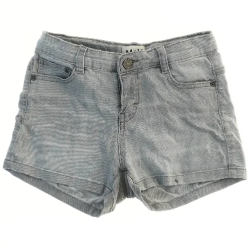 Grå denimshorts fra Molo (str. 140)