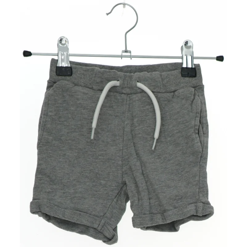 Grå shorts med snøre fra Name It (str. 92)