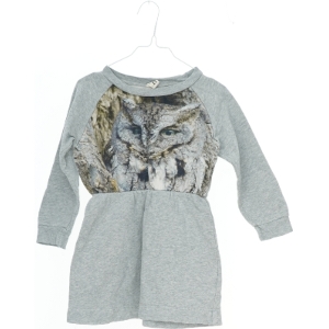 Grå kjole med tryk af ugle fra POPUPSHOP (str. 110)