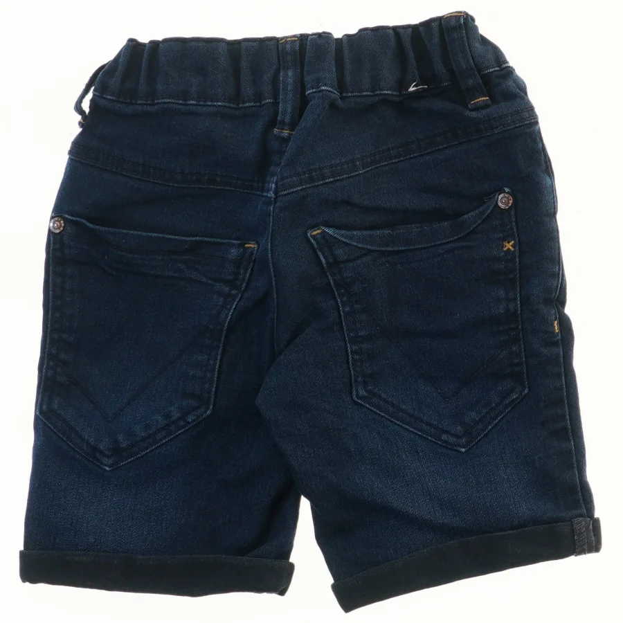 Mørkeblå denim shorts til børn fra Name It (str. 116)