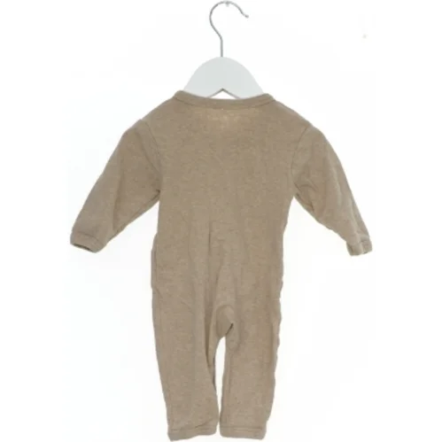 Beige heldragt til baby (str. 62)