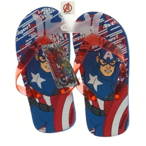 Børneflips flops med Avengers-design fra Marvel (str. 27 )