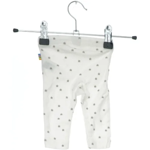 Babybukser med stjernemønster fra Joha (str. 50)