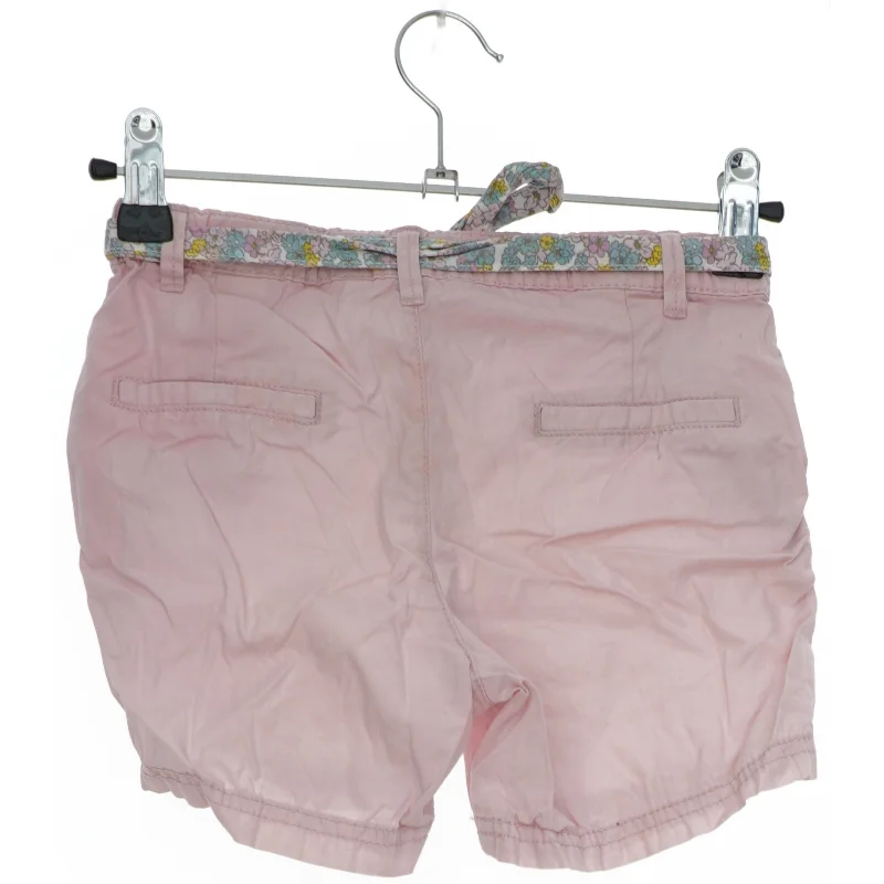 Lyserøde shorts med blomstret bælte fra H&M (str. 116)