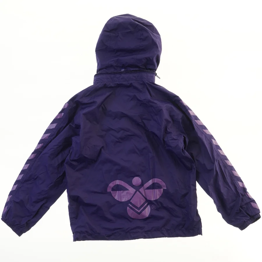 Børnejakke med hætte fra Hummel (str. 122)