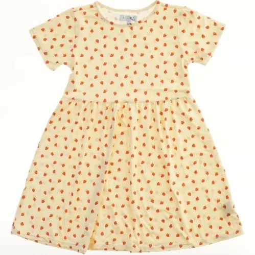 Kortærmet kjole med jordbærprint fra LIBERTÉ Ami (str. 122)