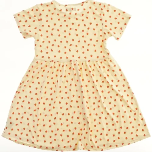 Kortærmet kjole med jordbærprint fra LIBERTÉ Ami (str. 122)