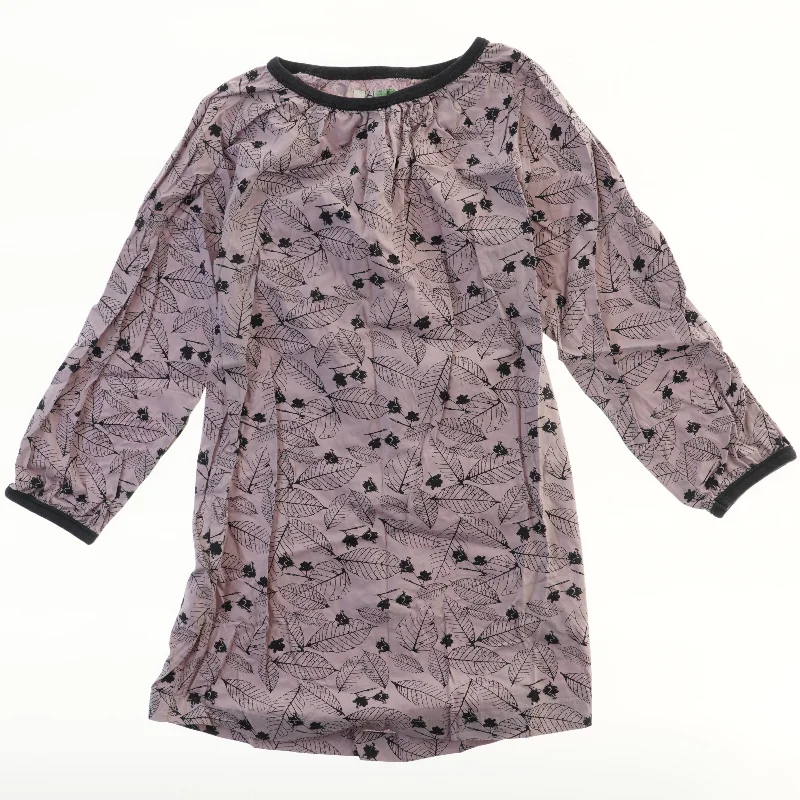 Langærmet kjole med bladmønster fra Phister & Philina (str. 122)