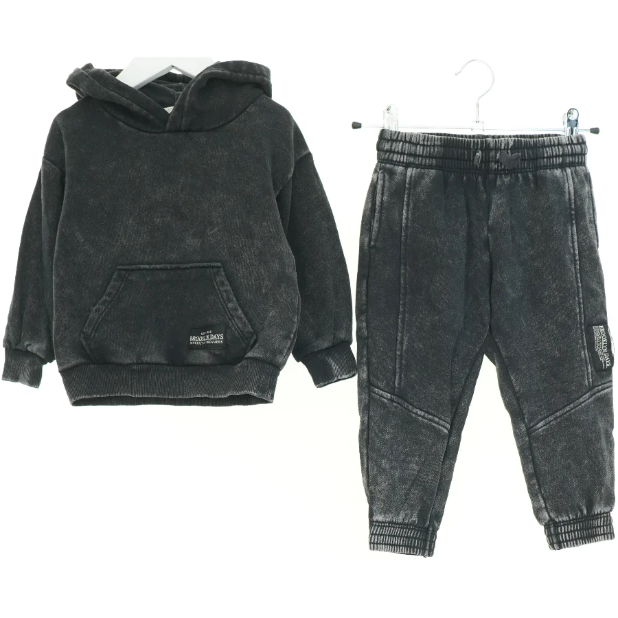 Sæt børnetøj (2 stk.) fra H&M (str. 92 cm)