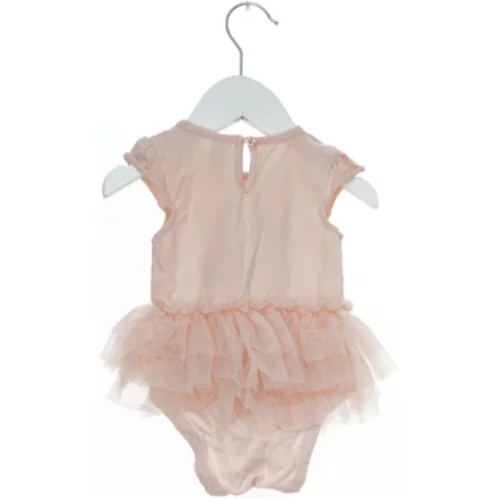 Body med skørt og tekst fra LC Waikiki  (str. 68)