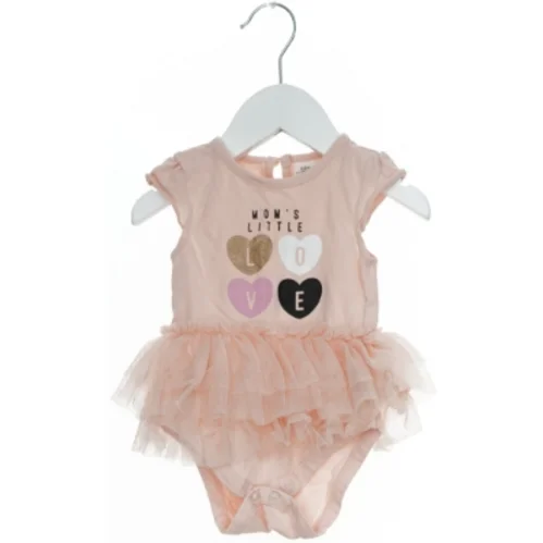 Body med skørt og tekst fra LC Waikiki  (str. 68)