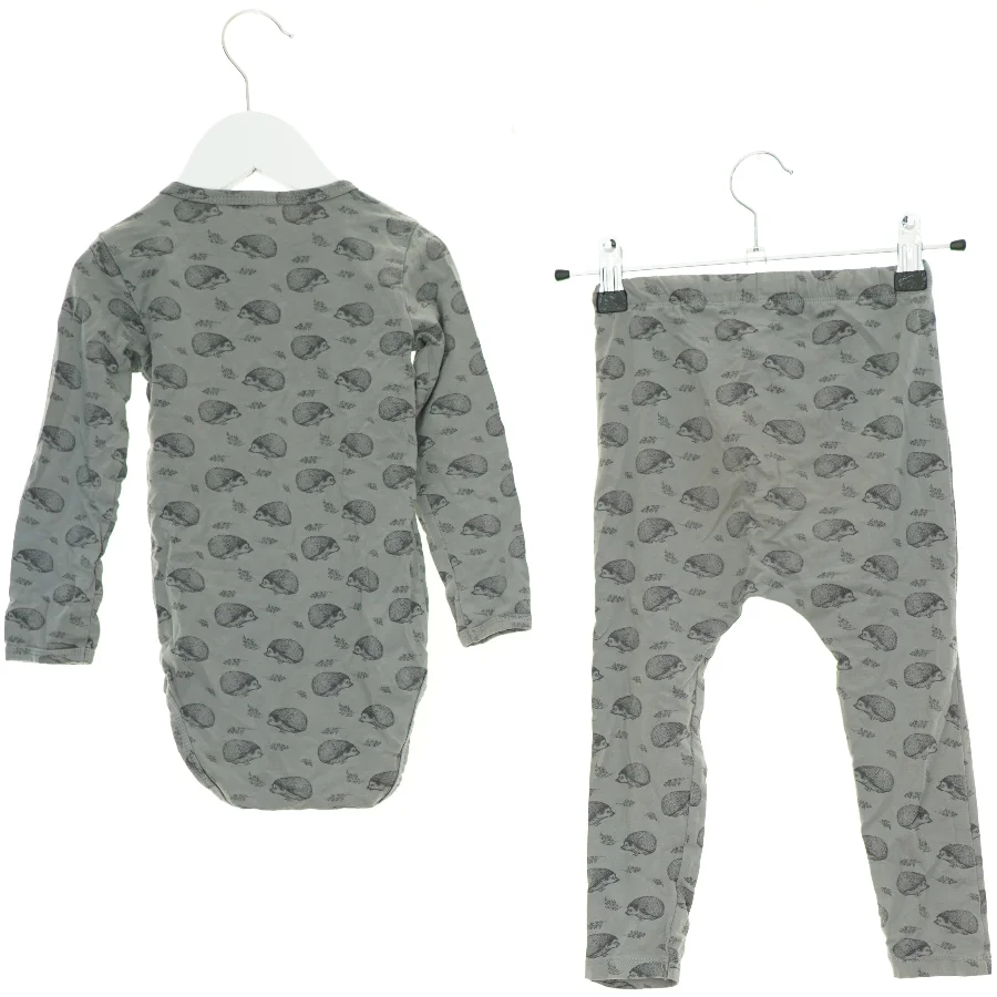 Sæt (2 stk.) fra Sofie Schnoor (str. 92 cm)