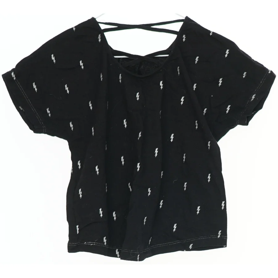 Sort T-shirt med lynmønster fra Fox (str. 110)