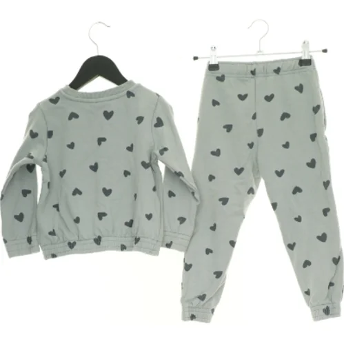 Sæt børnetøj fra Name It (str. 98 cm)