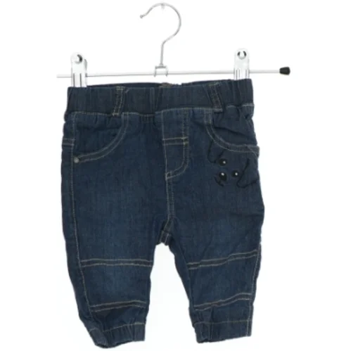 Babybukser med hundemotiv fra Hust & Claire (str. 56)