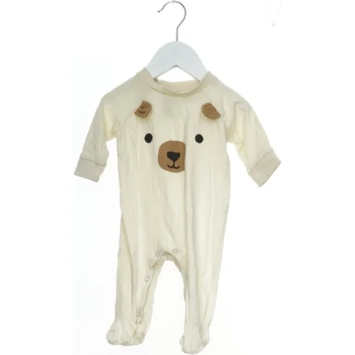 Heldragt med bjørnemotiv fra H&M (str. 62)