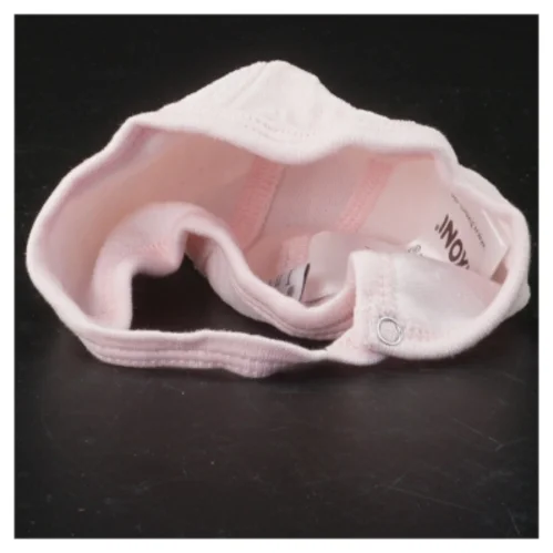 Baby hue i lyserød farve fra Fixoni (str. 56)