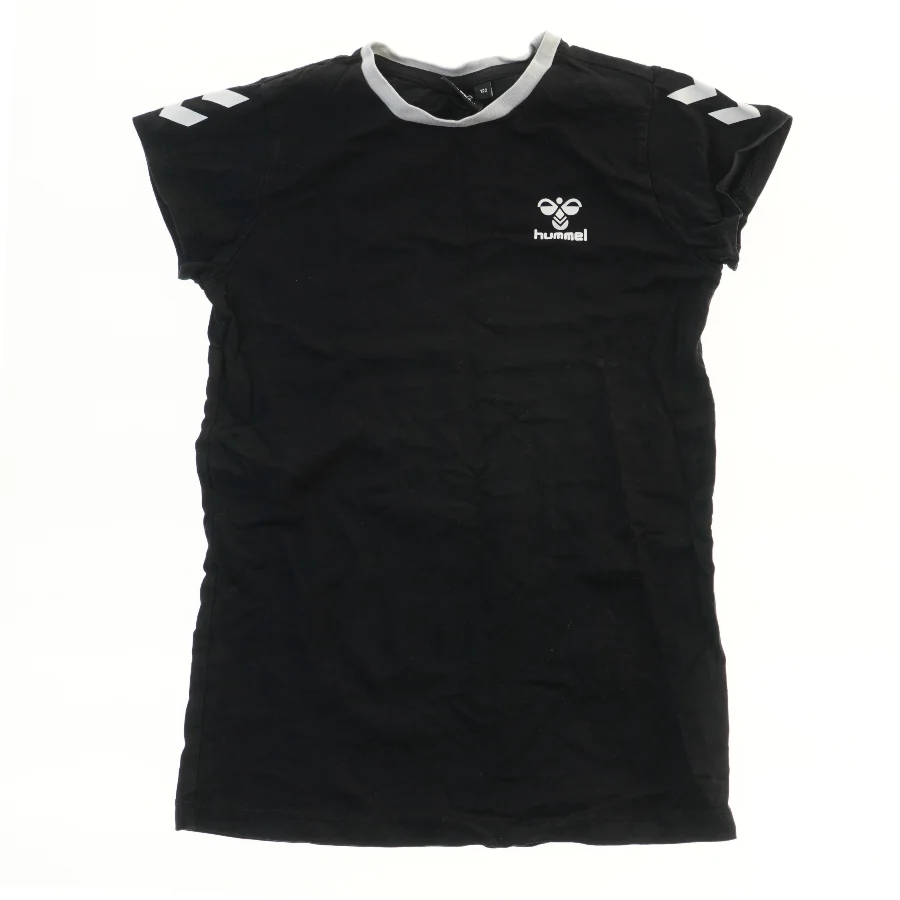 Sort t-shirt med hvide detaljer fra Hummel (str. 122)