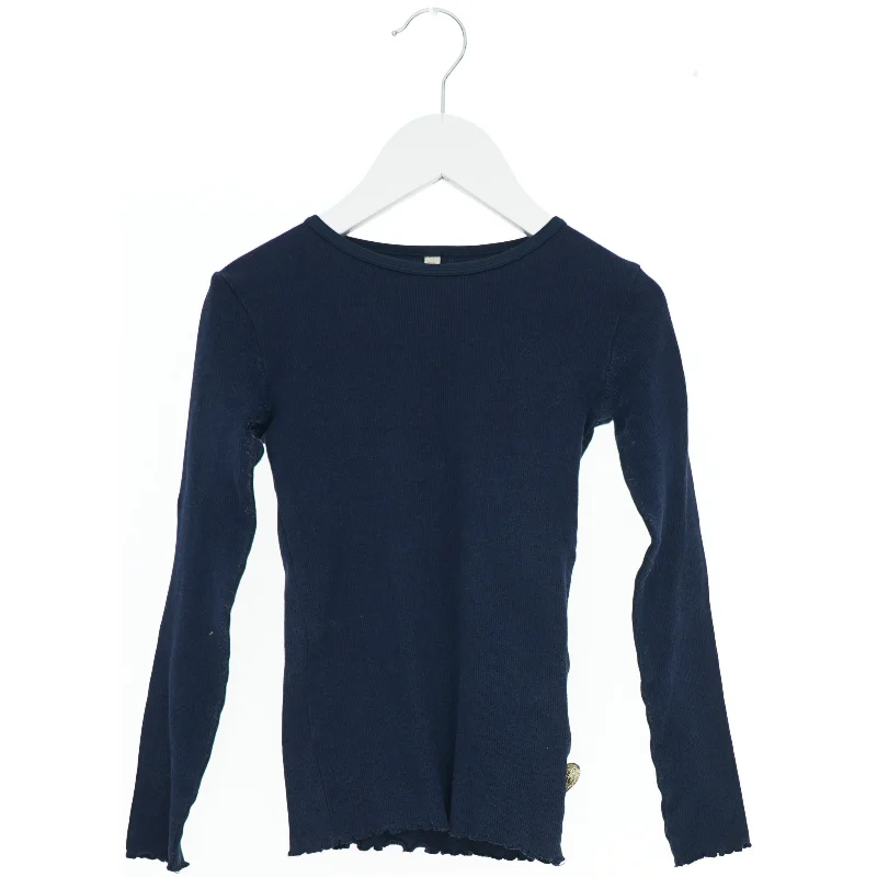 Langærmet bluse fra Pomp de Lux (str. 116)