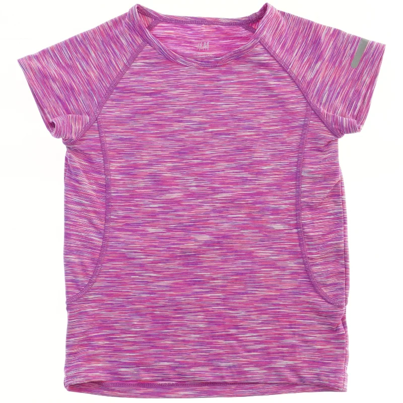 Kortærmet sportstrøje fra H&M (str. 122)