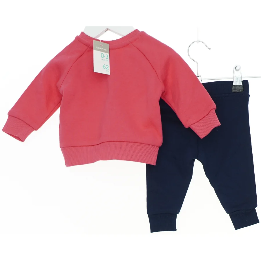 Baby sæt med bluse og bukser fra Primark (str. 62)