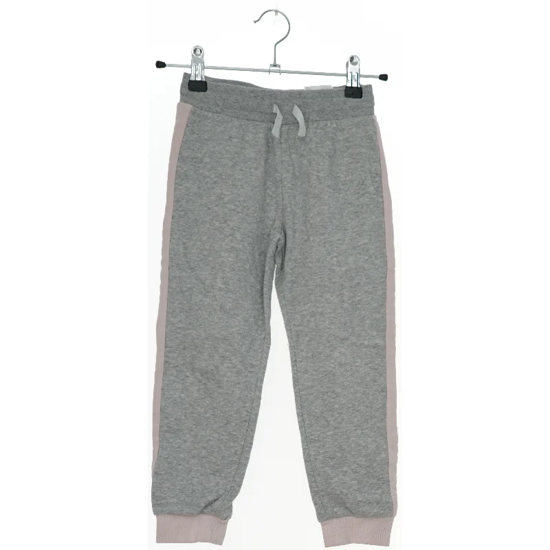 Grå sweatpants med lyserøde striber fra H&M (str. 110)